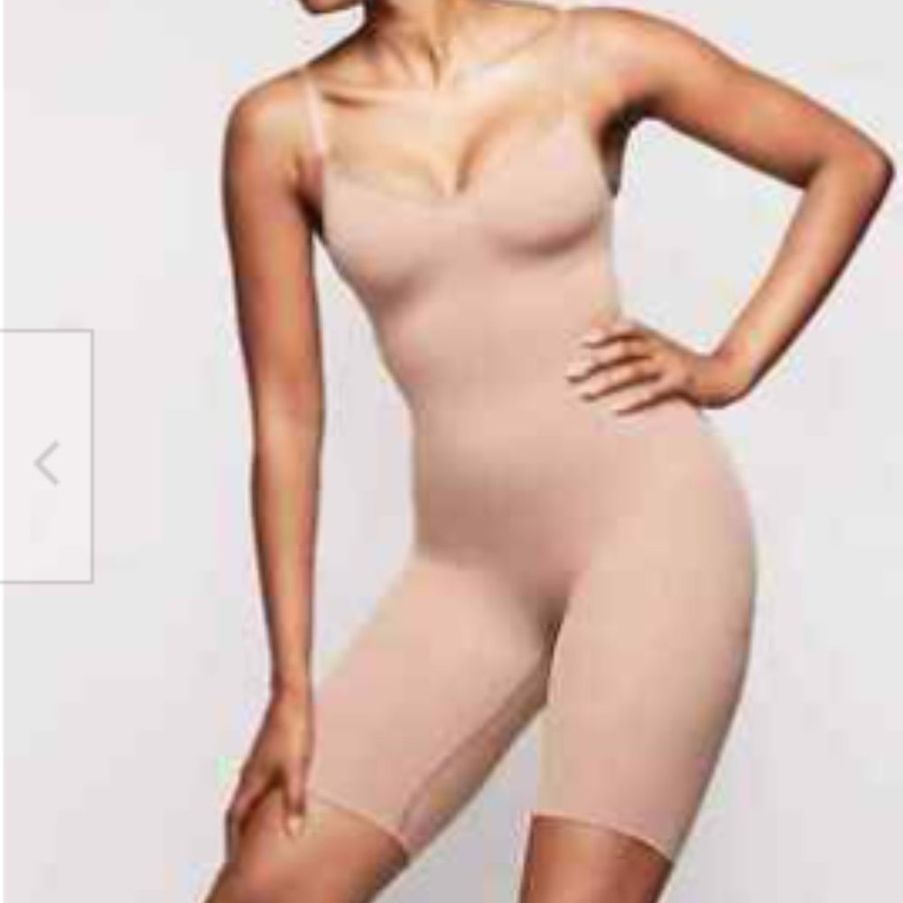 SKIMS (Sienna) Sculpting Bodysuit Mid Thigh w/Open Gusset-NWOT 2x/3x